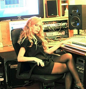 Annalisa in studio corretta